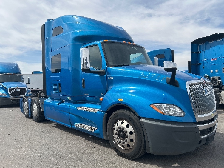 Used 2021 International LT - photo 1