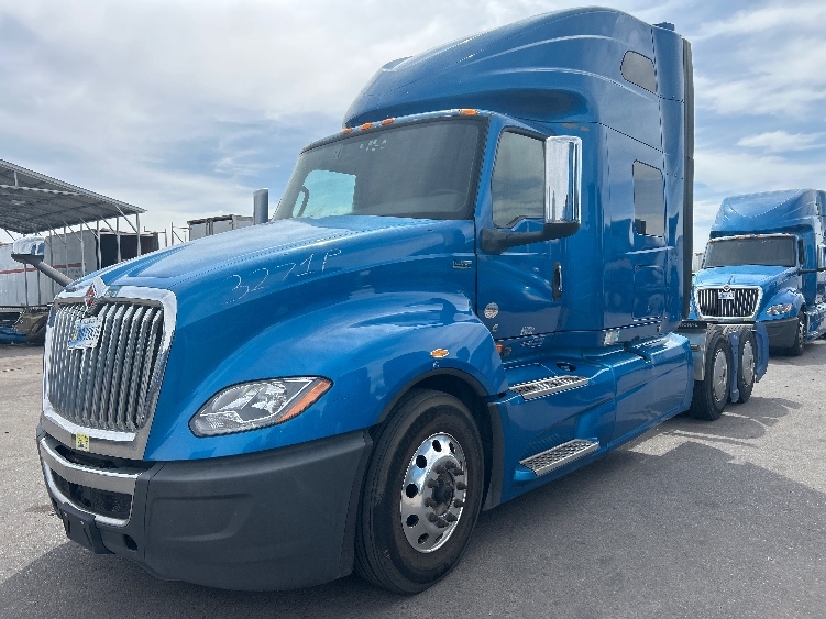 Used 2021 International LT - photo 5