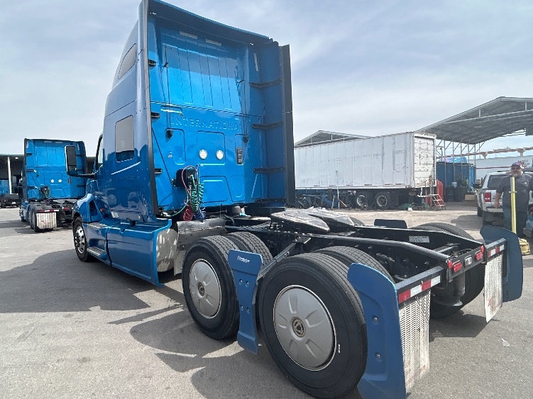 Used 2021 International LT - photo 7