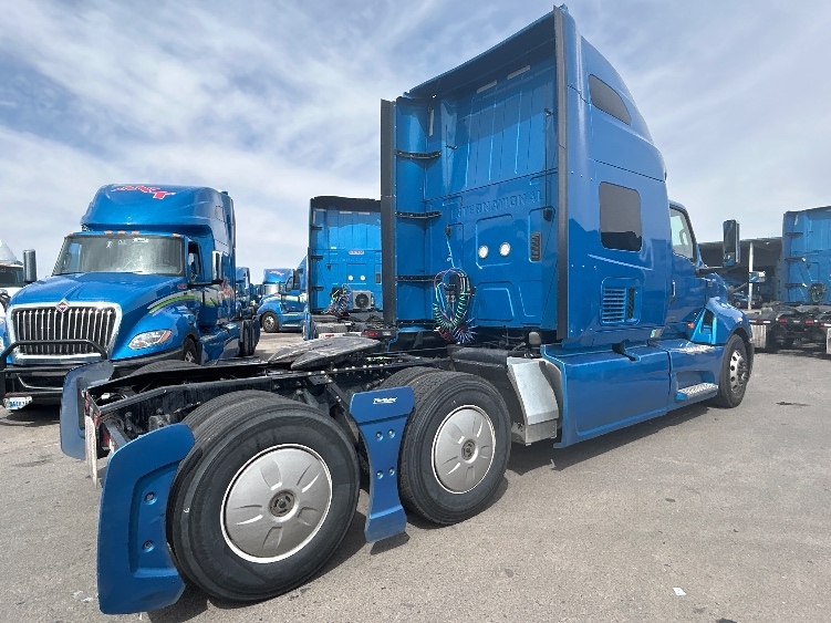 Used 2021 International LT - photo 9