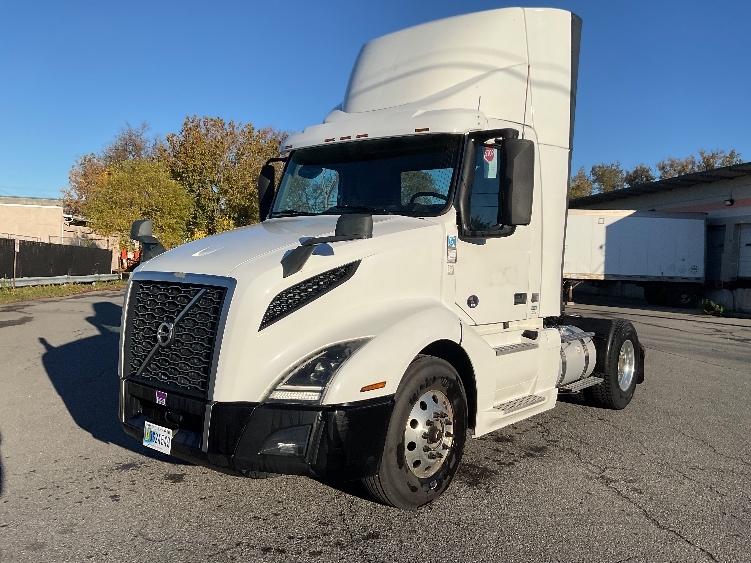 Used 2019 Volvo VNL - photo 5