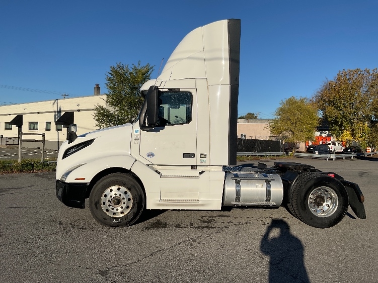 Used 2019 Volvo VNL - photo 6