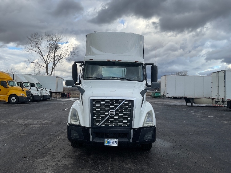 Used 2019 Volvo VNL - photo 2