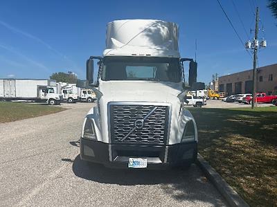 Used 2019 Volvo VNL - photo 1