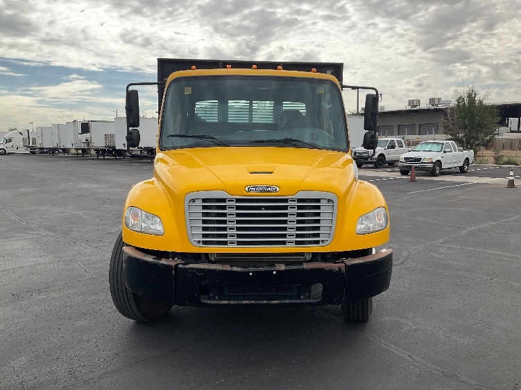 Used 2019 Freightliner M2 106 - photo 2