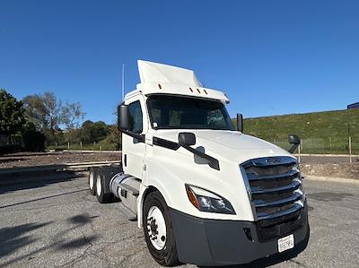 Used 2019 Freightliner Cascadia - photo 1