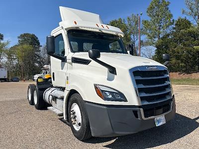 Used 2019 Freightliner Cascadia Detroit DD13 Semi Truck for sale #329093 - photo 1