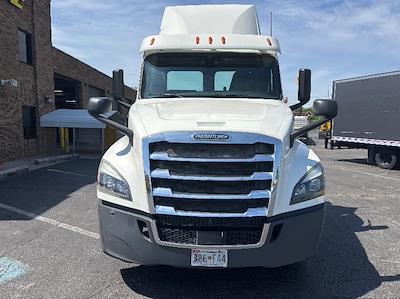 Used 2019 Freightliner Cascadia Detroit DD13 Semi Truck for sale #329107 - photo 2
