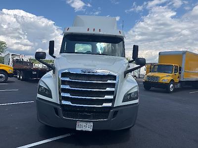 Used 2019 Freightliner Cascadia Detroit DD13 Semi Truck for sale #329111 - photo 2