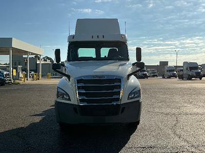 Used 2019 Freightliner Cascadia Detroit DD13 Semi Truck for sale #329114 - photo 2