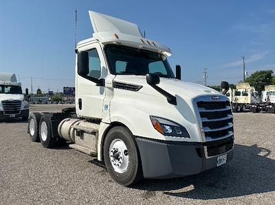Used 2019 Freightliner Cascadia Detroit DD13 Semi Truck for sale #329144 - photo 1