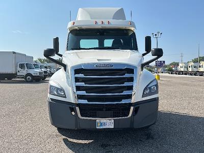 Used 2019 Freightliner Cascadia Detroit DD13 Semi Truck for sale #329144 - photo 2