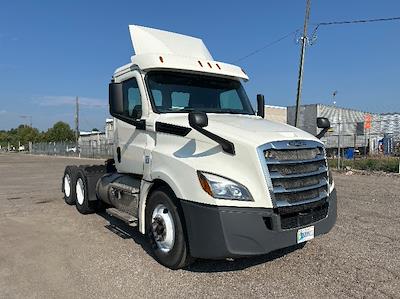 Used 2019 Freightliner Cascadia Detroit DD13 Semi Truck for sale #329149 - photo 1