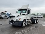Used 2019 Freightliner Cascadia Detroit DD13 Semi Truck for sale #329151 - photo 3