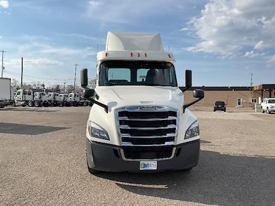 Used 2019 Freightliner Cascadia Detroit DD13 Semi Truck for sale #329153 - photo 2