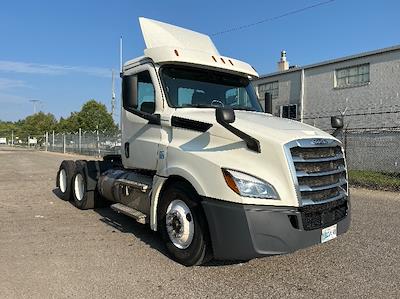 Used 2019 Freightliner Cascadia Detroit DD13 Semi Truck for sale #329174 - photo 1