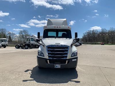 Used 2019 Freightliner Cascadia Detroit DD13 Semi Truck for sale #329185 - photo 2
