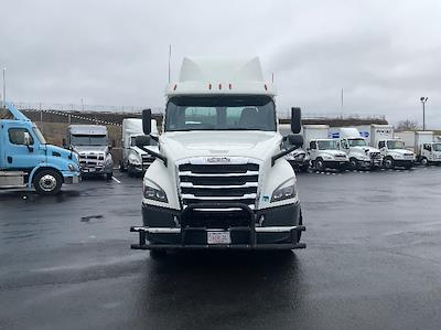 Used 2019 Freightliner Cascadia Detroit DD13 Semi Truck for sale #329221 - photo 2