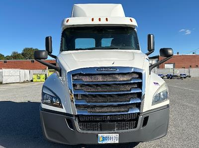 Used 2019 Freightliner Cascadia Detroit DD13 Semi Truck for sale #329248 - photo 2