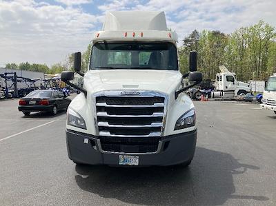 Used 2019 Freightliner Cascadia - photo 1