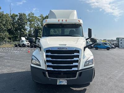 Used 2019 Freightliner Cascadia - photo 1