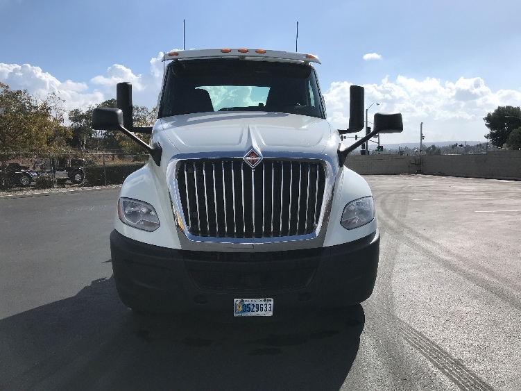 Used 2019 International LT - photo 2