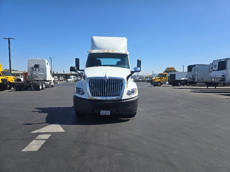 Used 2019 International LT - photo 2