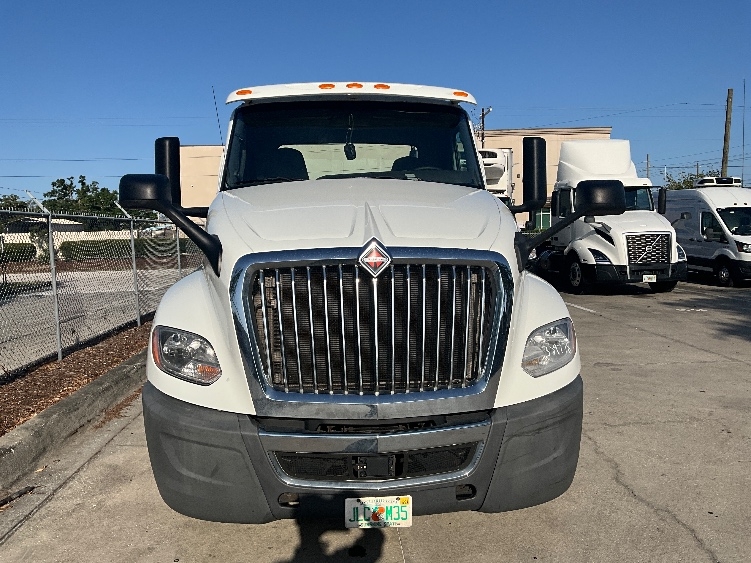 Used 2019 International LT - photo 2