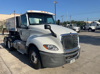 Used 2019 International LT - photo 1