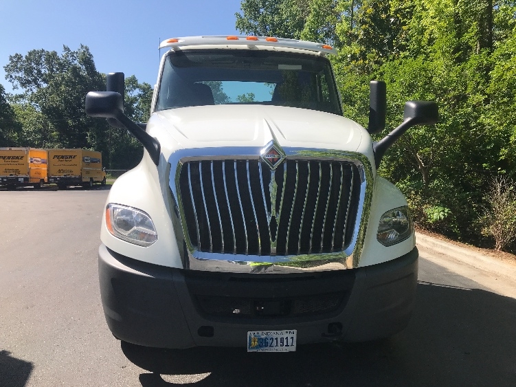 Used 2019 International LT - photo 2