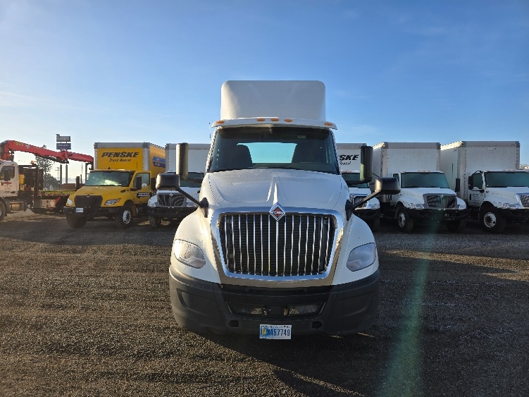 Used 2019 International LT - photo 2