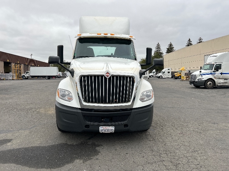 Used 2019 International LT - photo 2