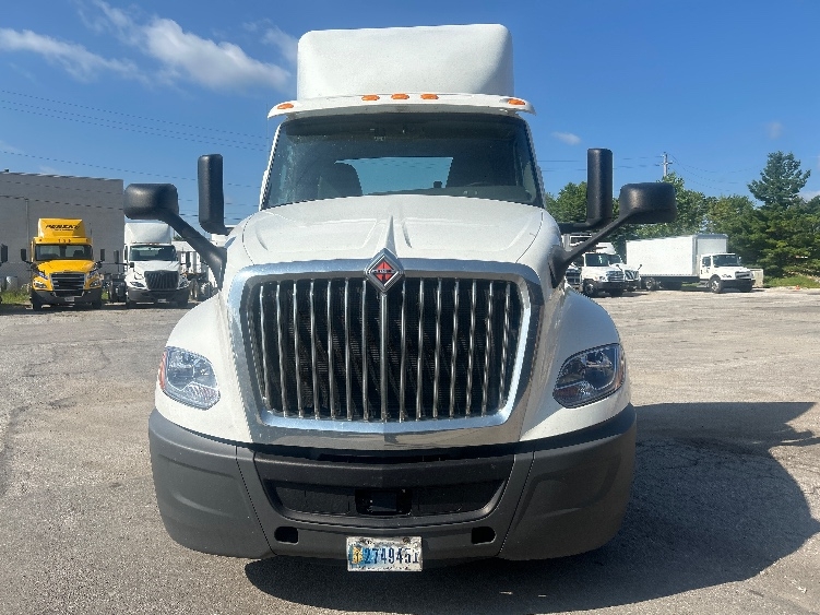 Used 2019 International LT - photo 2