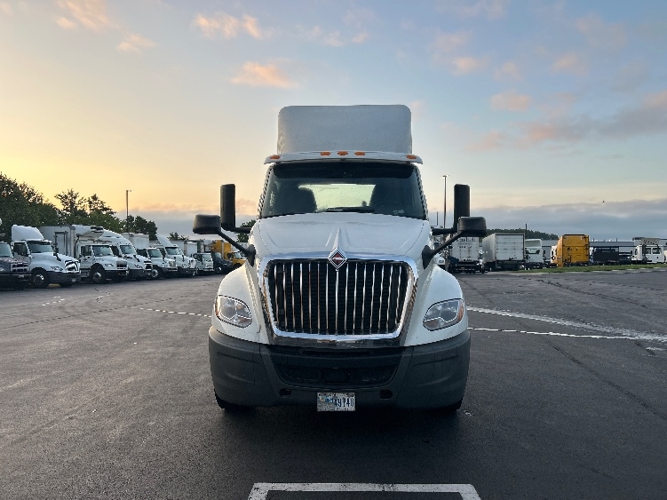 Used 2019 International LT - photo 2