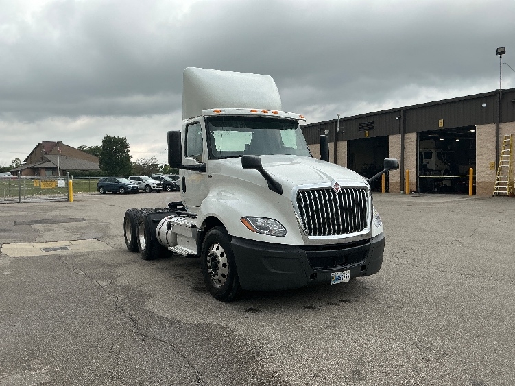 Used 2019 International LT - photo 1