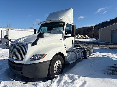 Used 2019 International LT - photo 1