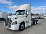 Used 2019 Freightliner Cascadia Detroit DD15AT Semi Truck for sale #330616 - photo 3