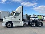 Used 2019 Freightliner Cascadia Detroit DD15AT Semi Truck for sale #330616 - photo 4