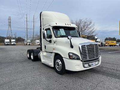 Used 2019 Freightliner Cascadia Detroit DD15AT Semi Truck for sale #330623 - photo 1