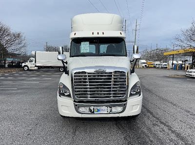 Used 2019 Freightliner Cascadia Detroit DD15AT Semi Truck for sale #330623 - photo 2