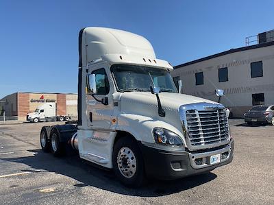 Used 2019 Freightliner Cascadia Detroit DD15AT Semi Truck for sale #330626 - photo 1