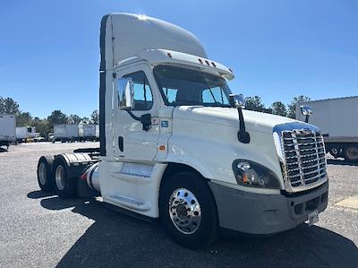 Used 2019 Freightliner Cascadia - photo 1