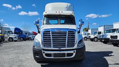 Used 2019 Freightliner Cascadia - photo 1