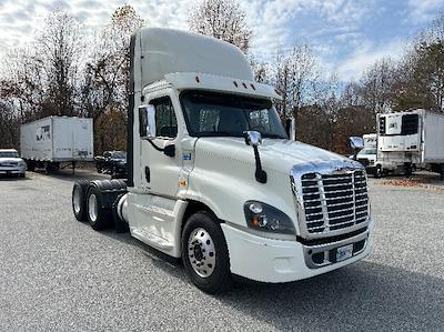 Used 2019 Freightliner Cascadia Detroit DD15AT Semi Truck for sale #330655 - photo 1