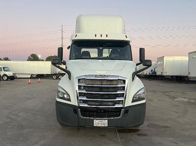 Used 2019 Freightliner Cascadia Detroit DD13 Semi Truck for sale #331168 - photo 2
