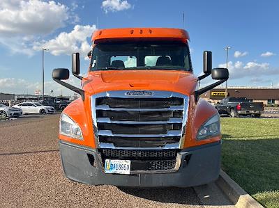 Used 2019 Freightliner Cascadia - photo 1