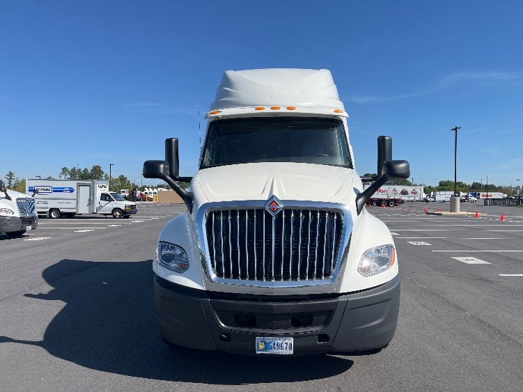 Used 2019 International LT - photo 2