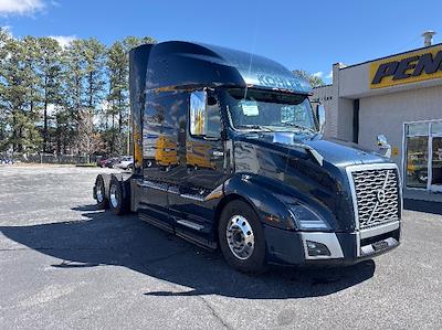 Used 2020 Volvo VNL - photo 1