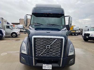 Used 2020 Volvo VNL - photo 1