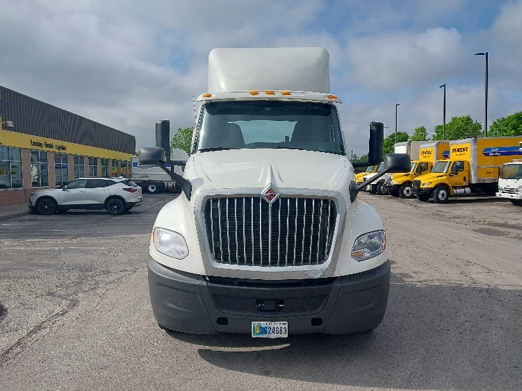 Used 2019 International LT - photo 2